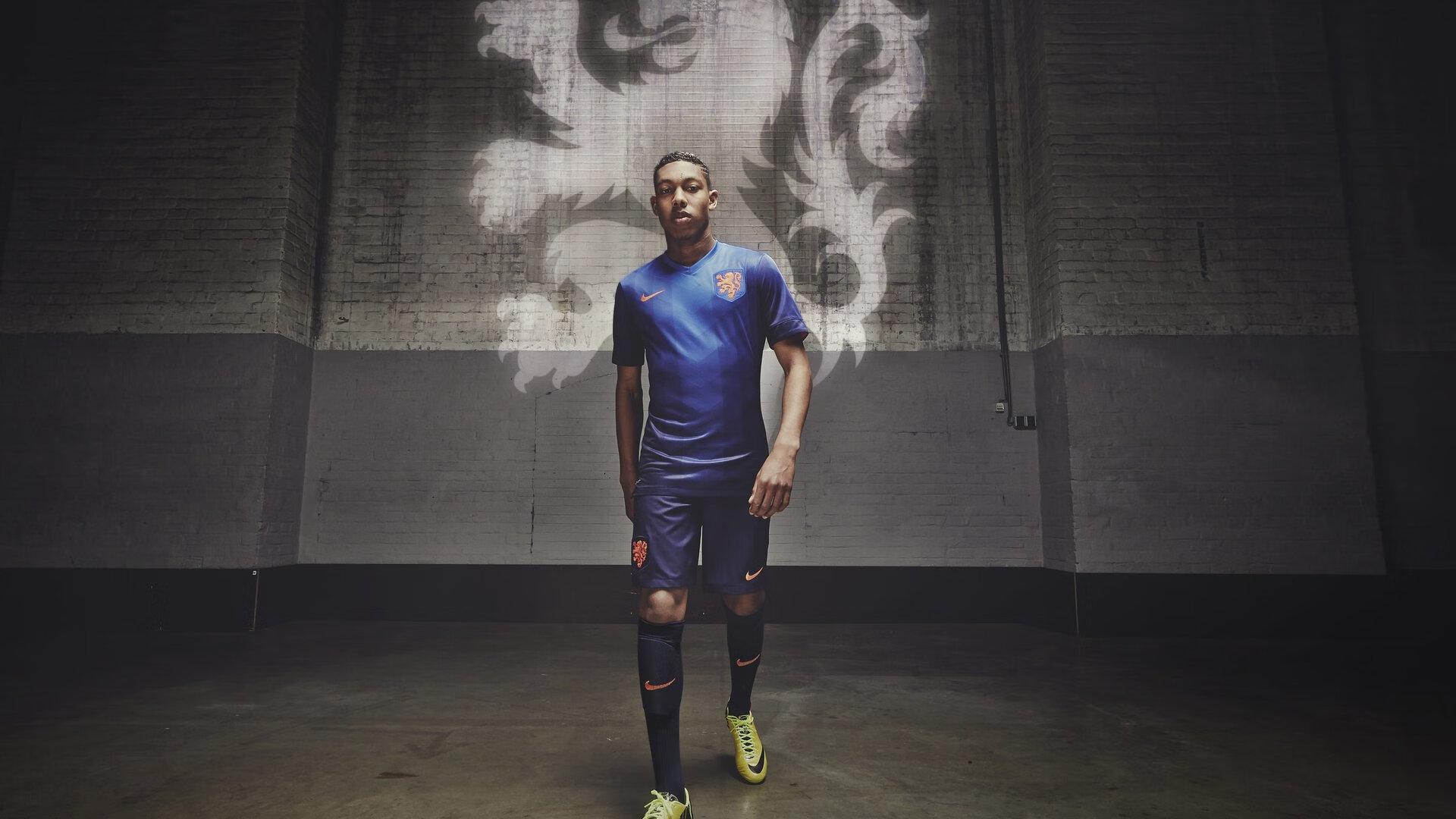 哈兰德梅开二度助曼城大胜 领跑英超射手榜