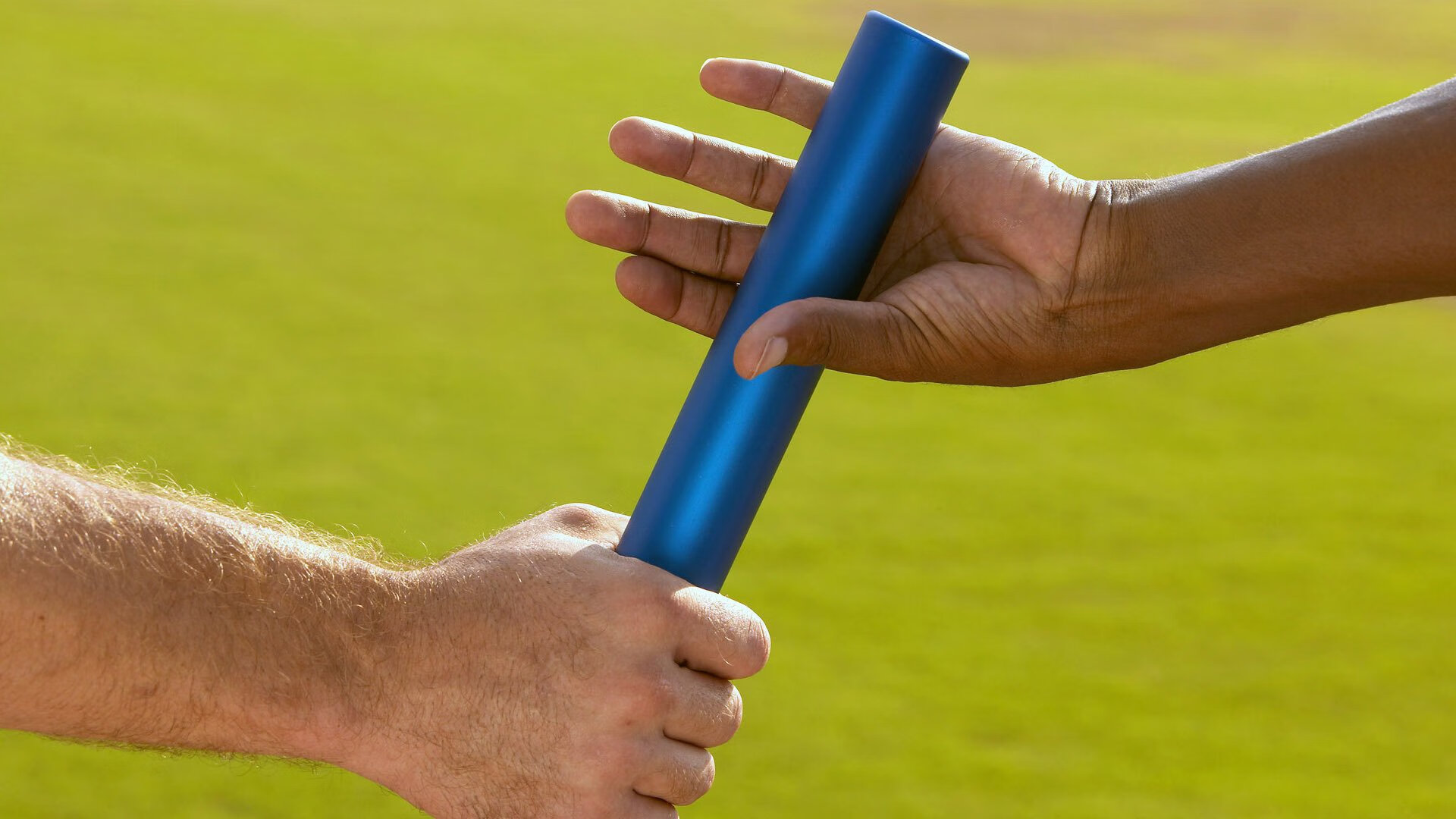 转会市场风云再起，豪门争抢新星，天价合约刷新纪录_熊猫体育入口